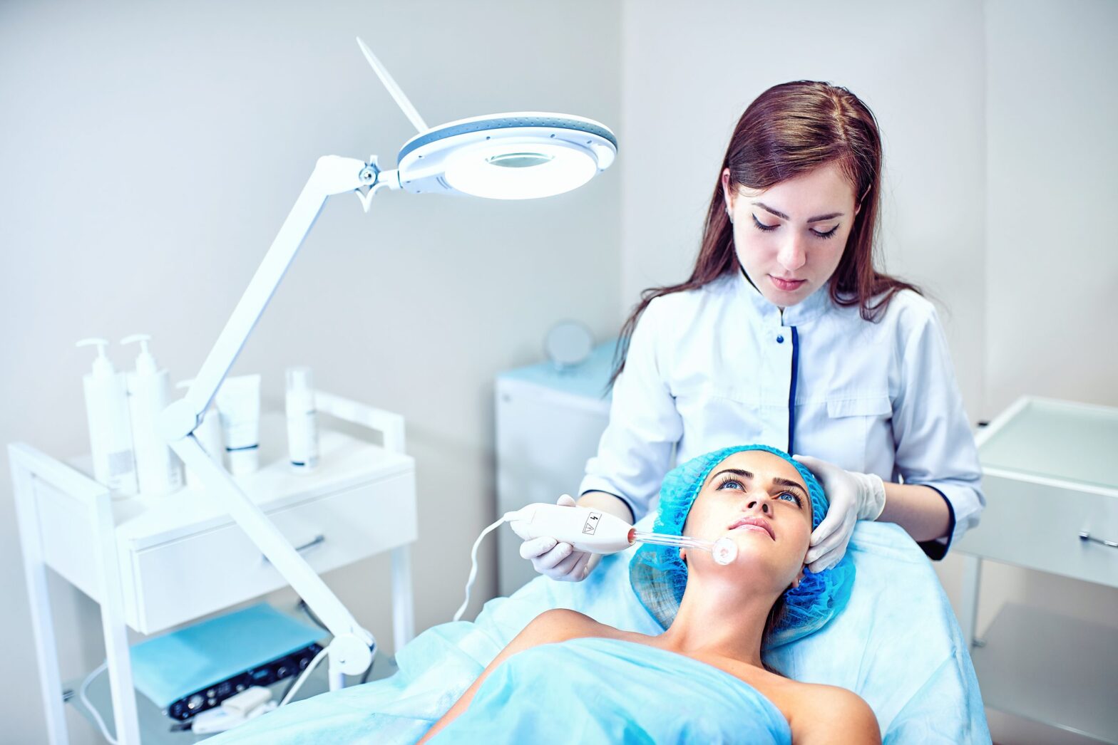 Україна запускає першу електронну систему обліку косметики: виробники працюватимуть за євро стандартами