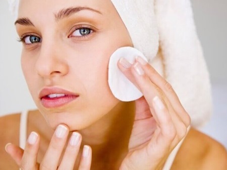 Основные принципы правильного очищения кожи лица: шаги и средства